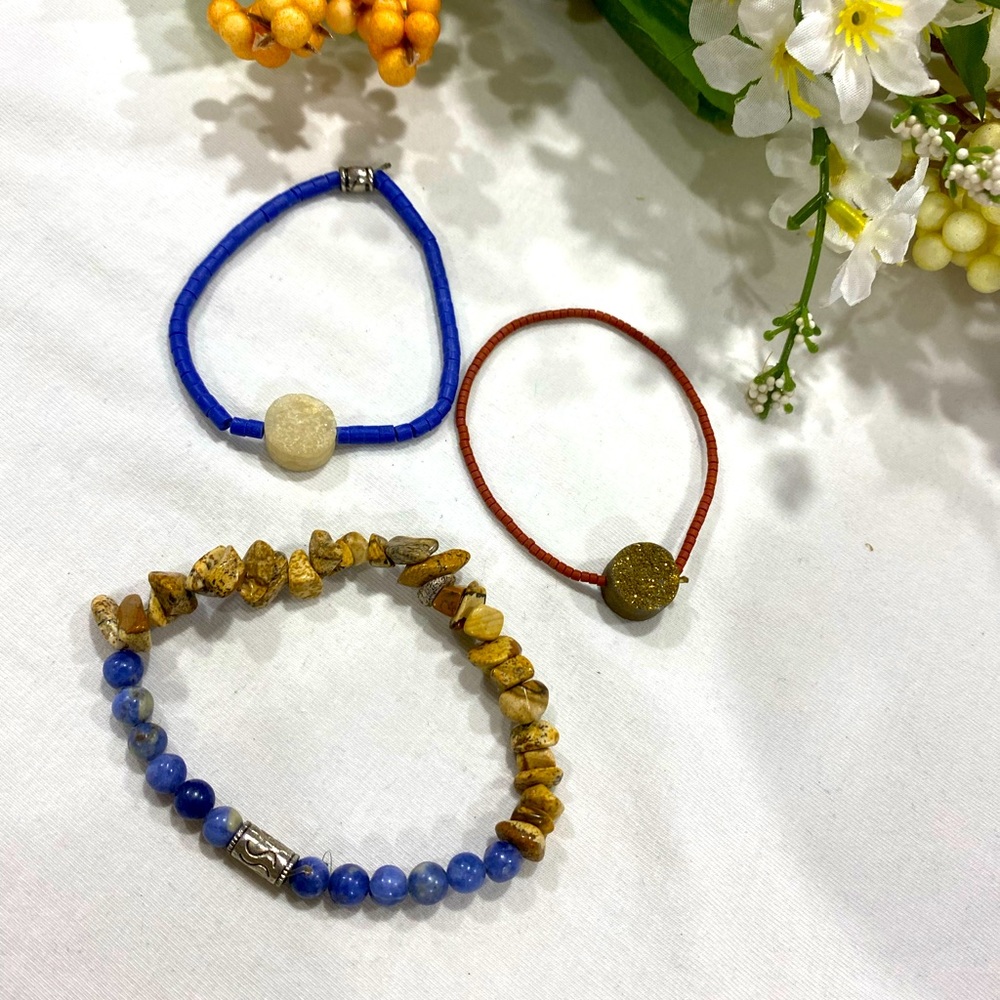 Women bracelets
